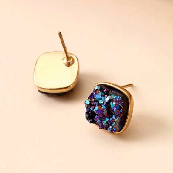 🦋 3/$24 Navy blue druzy (raw crystal) geode stud post earrings/ NWOT - Picture 6 of 6